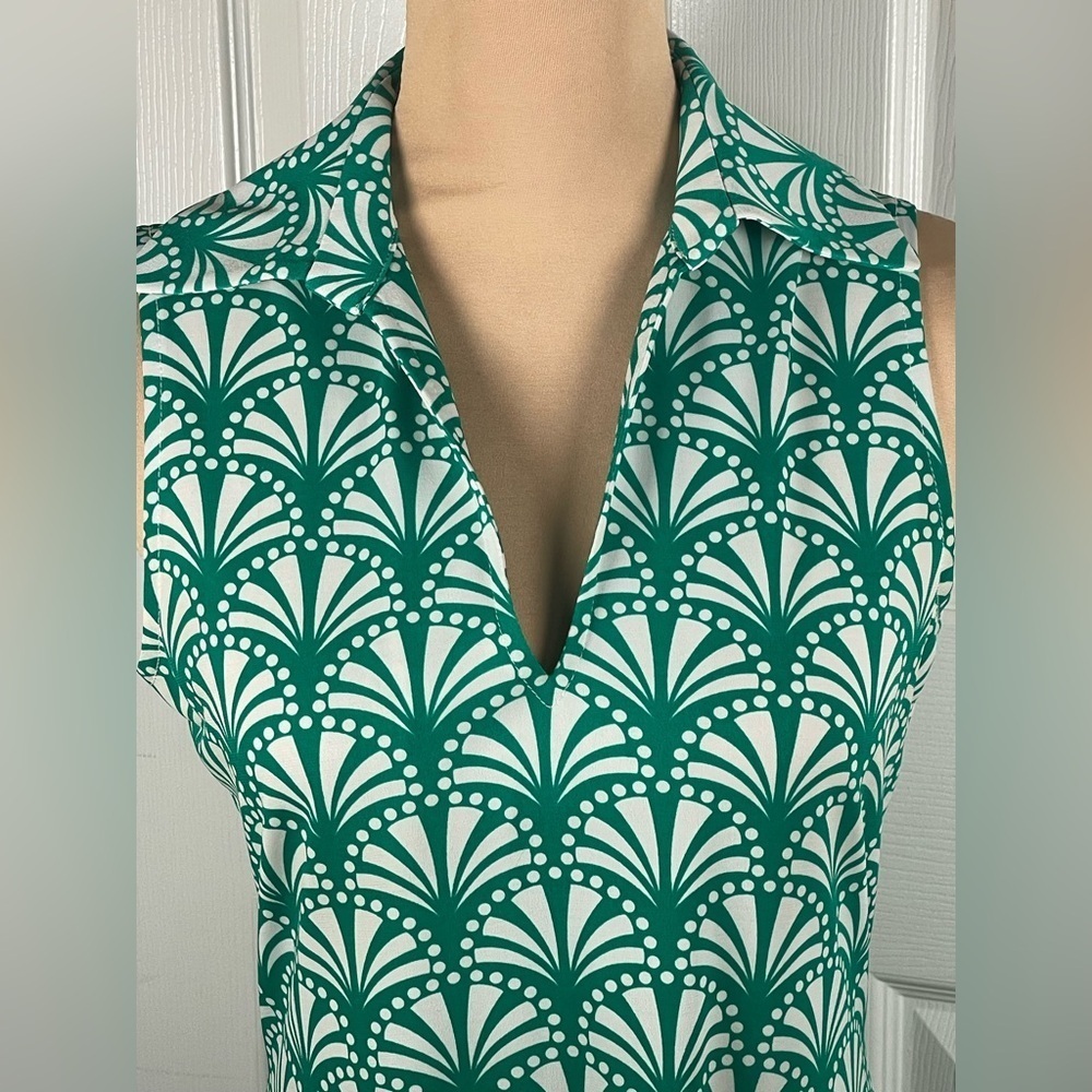 TRACY NEGOSHIAN Green Geometric V-Neckline Dress Small - Picture 4 of 9
